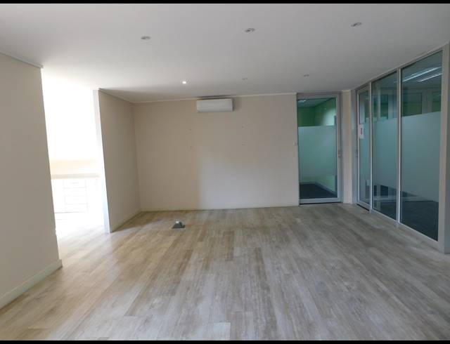 383M² OFFICE TO LET IN HYDE PARK